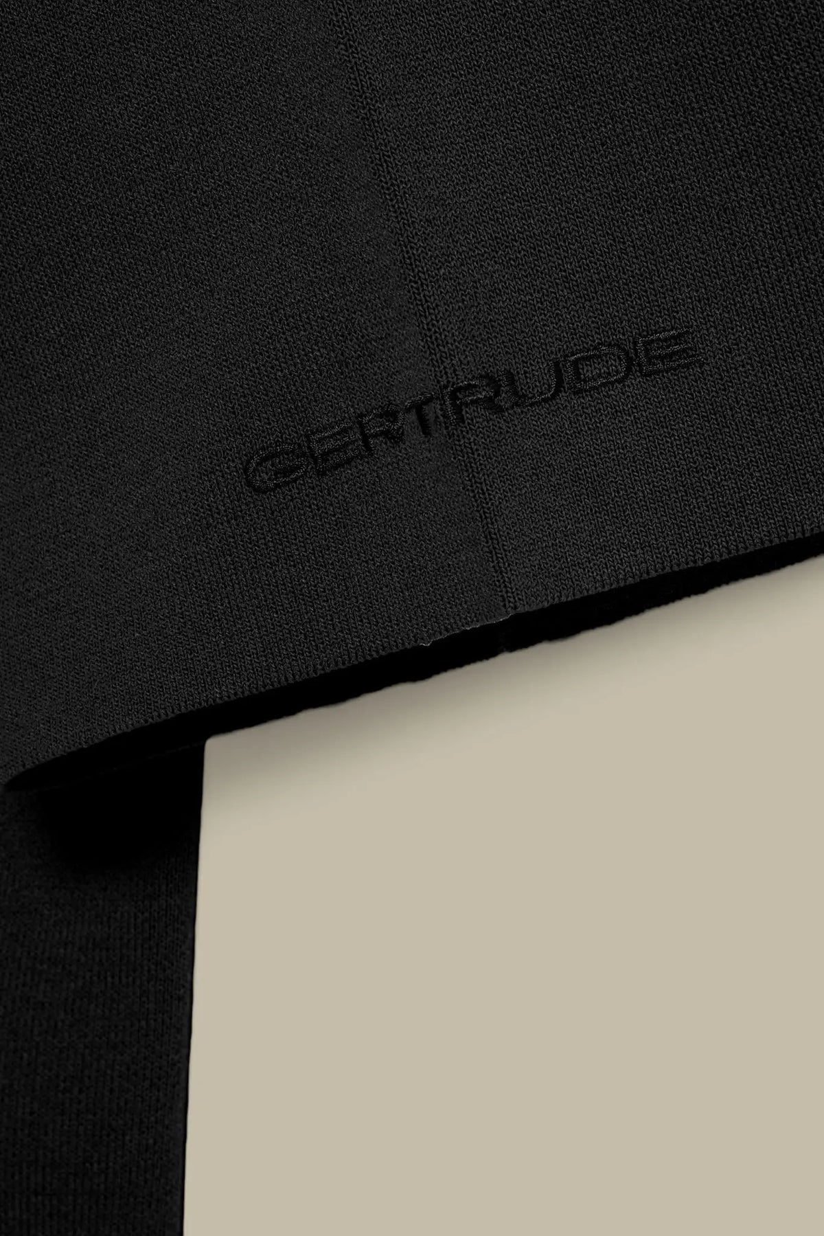 Polo Gertrude Noir - Technique Gertrude