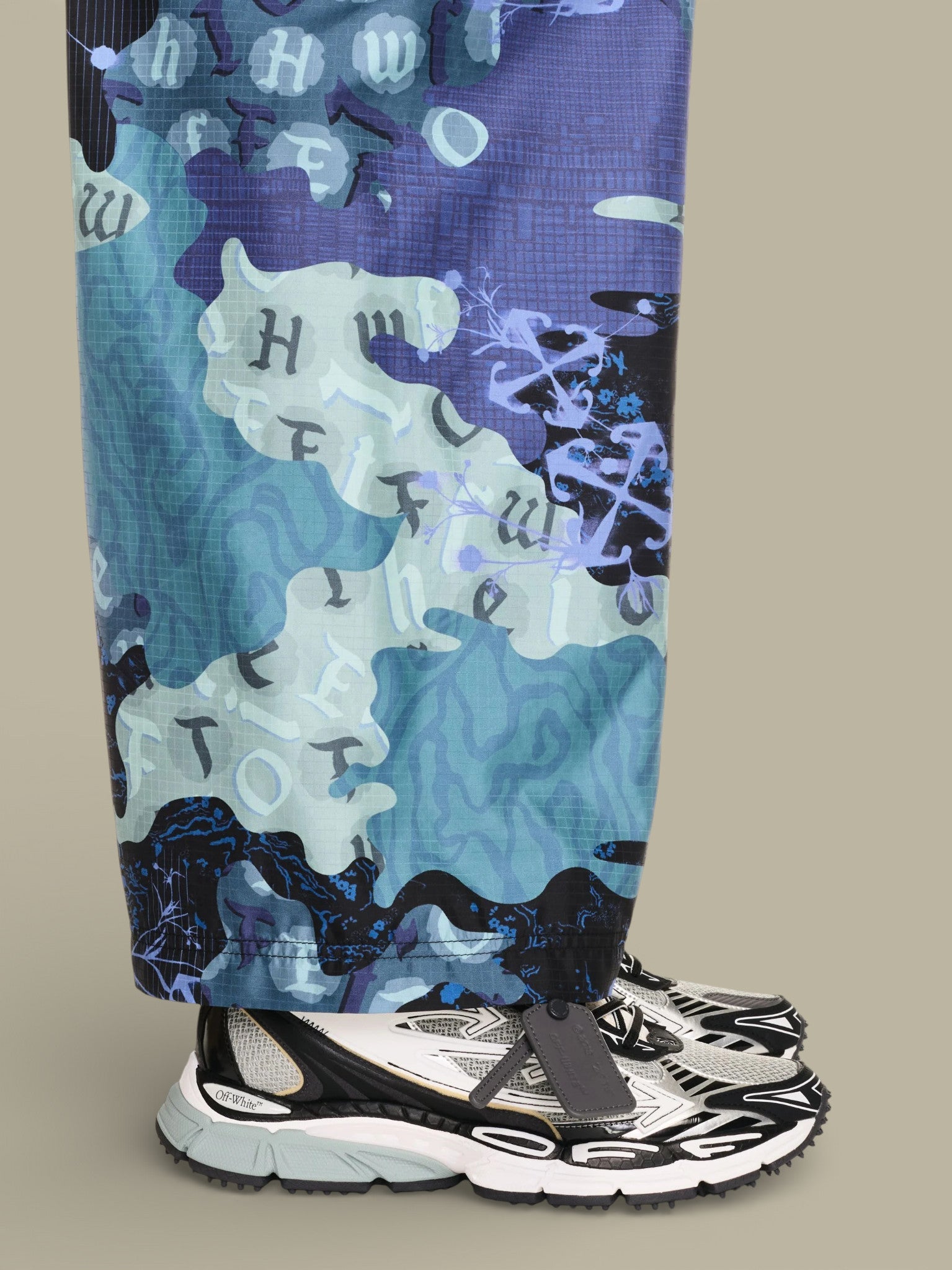 Sneakers Off - White Be Right Back - Black Grey - SNEAKERS